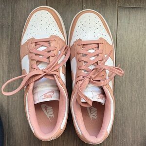 Nike Women's Sneakers in white/rose whisper